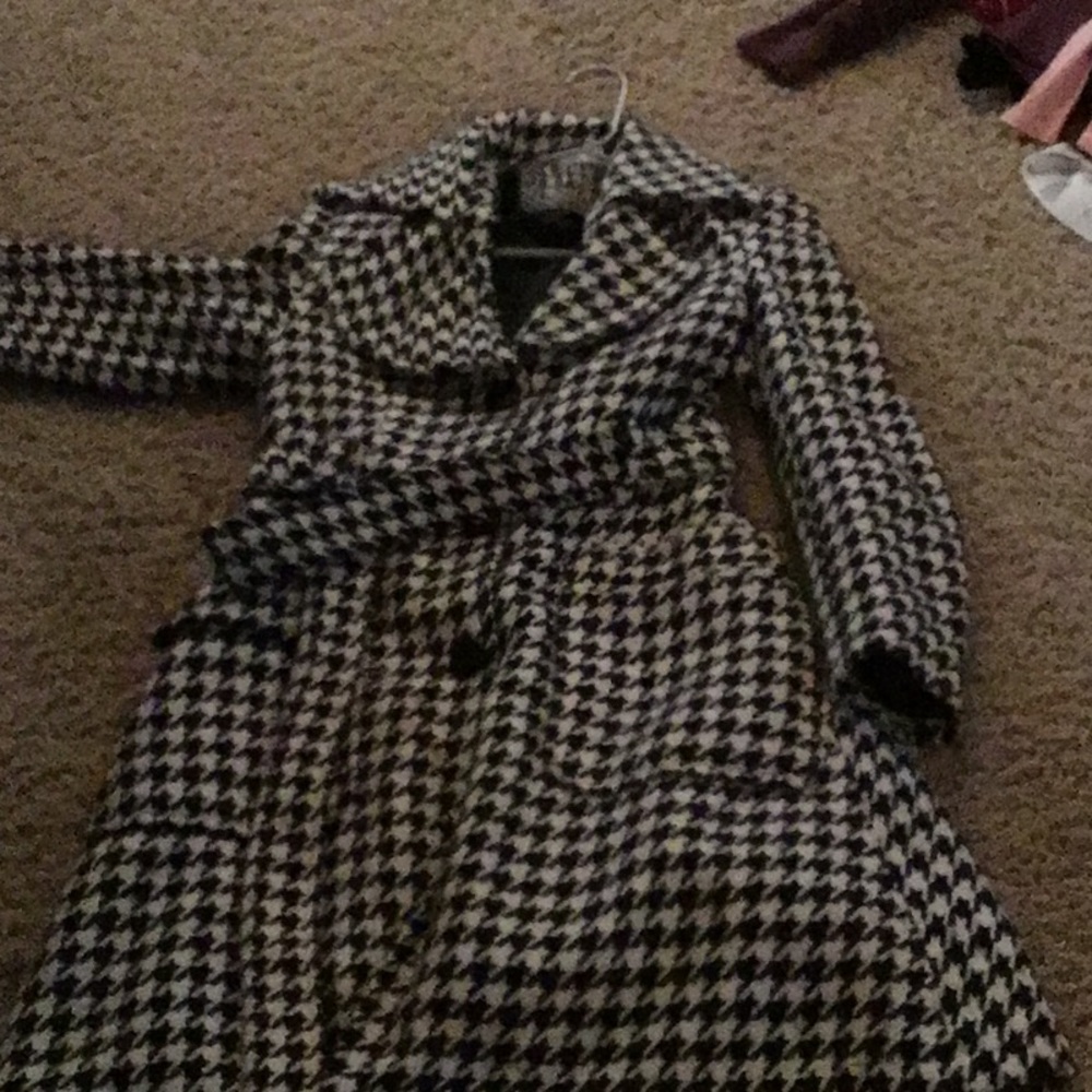 M black and white coat